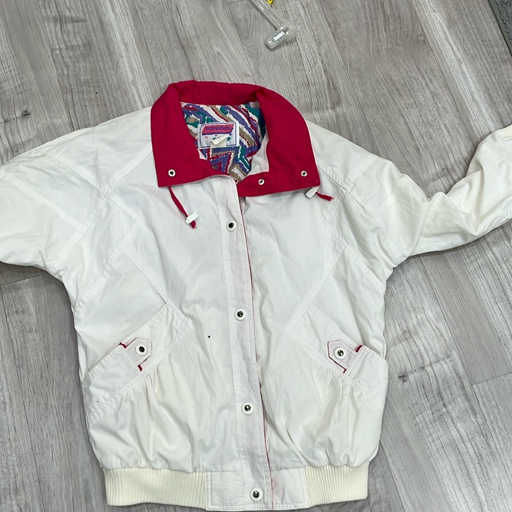 Izzi women’s light weight white and pink jacket